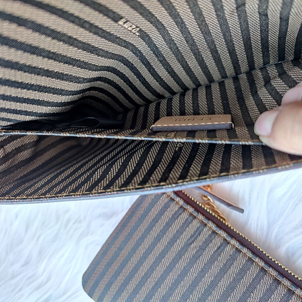 スーパーコピーブランドバッグ着用イメージ